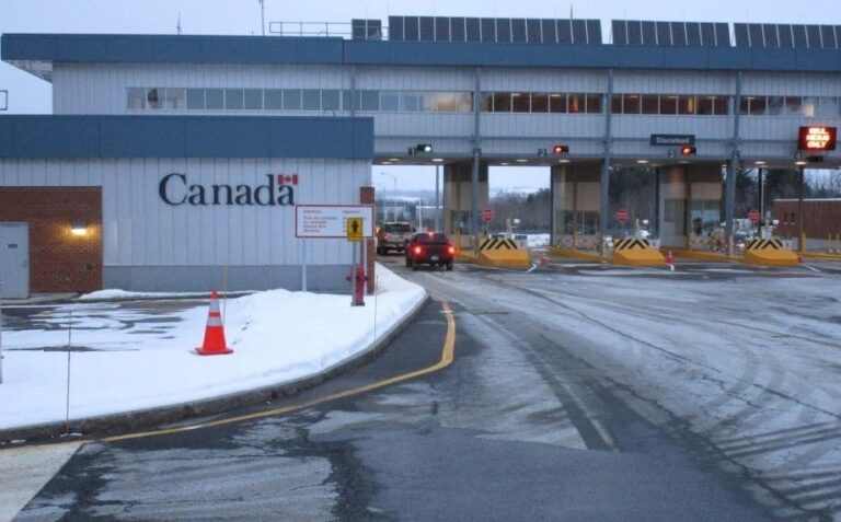 Canada-US border shutdown extended