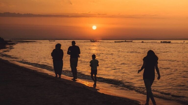 Canadians want swifter family reunification