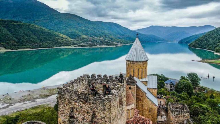 How to Immigrate to Canada from Georgia in 2022